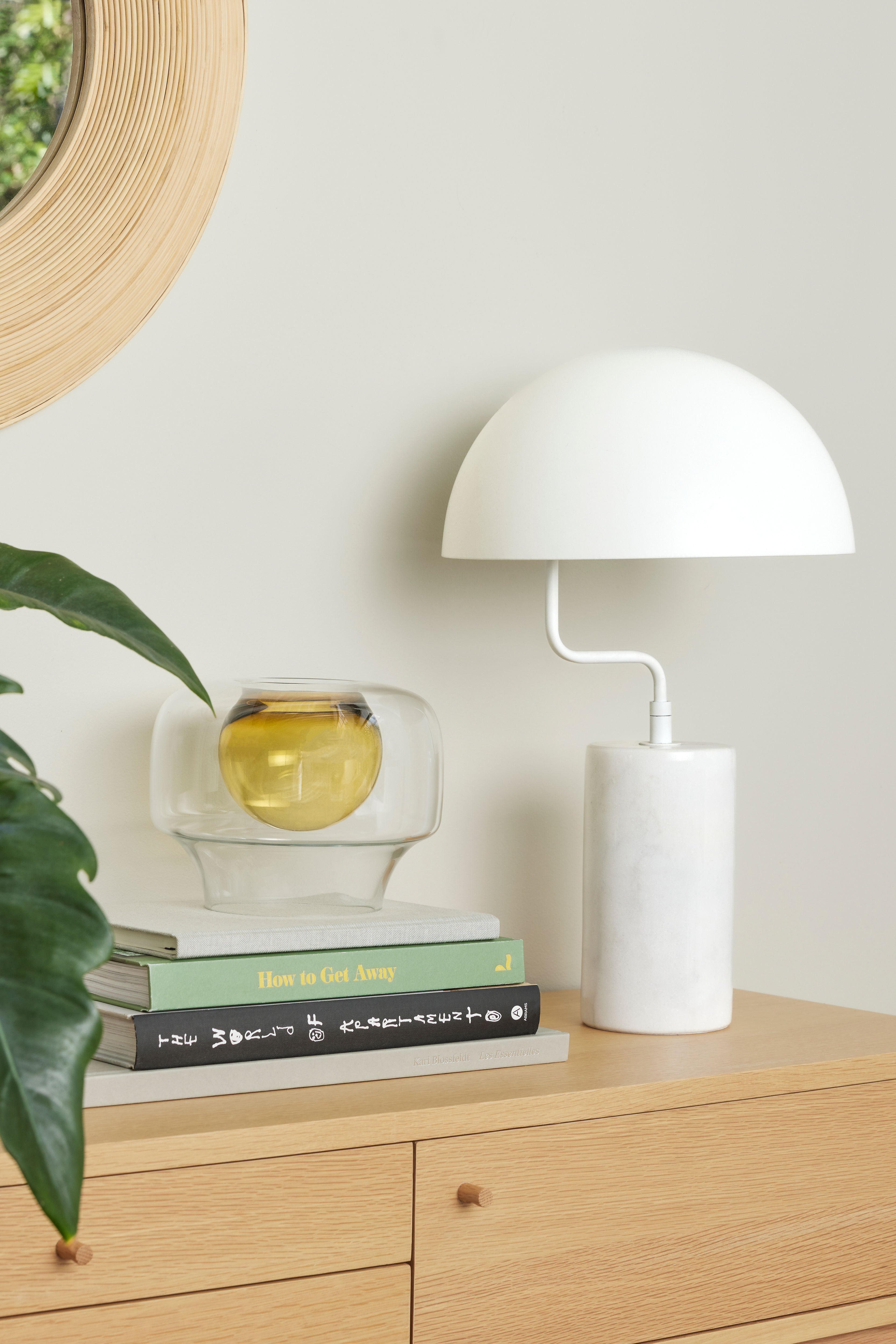 Table lamp "Poise" white marble