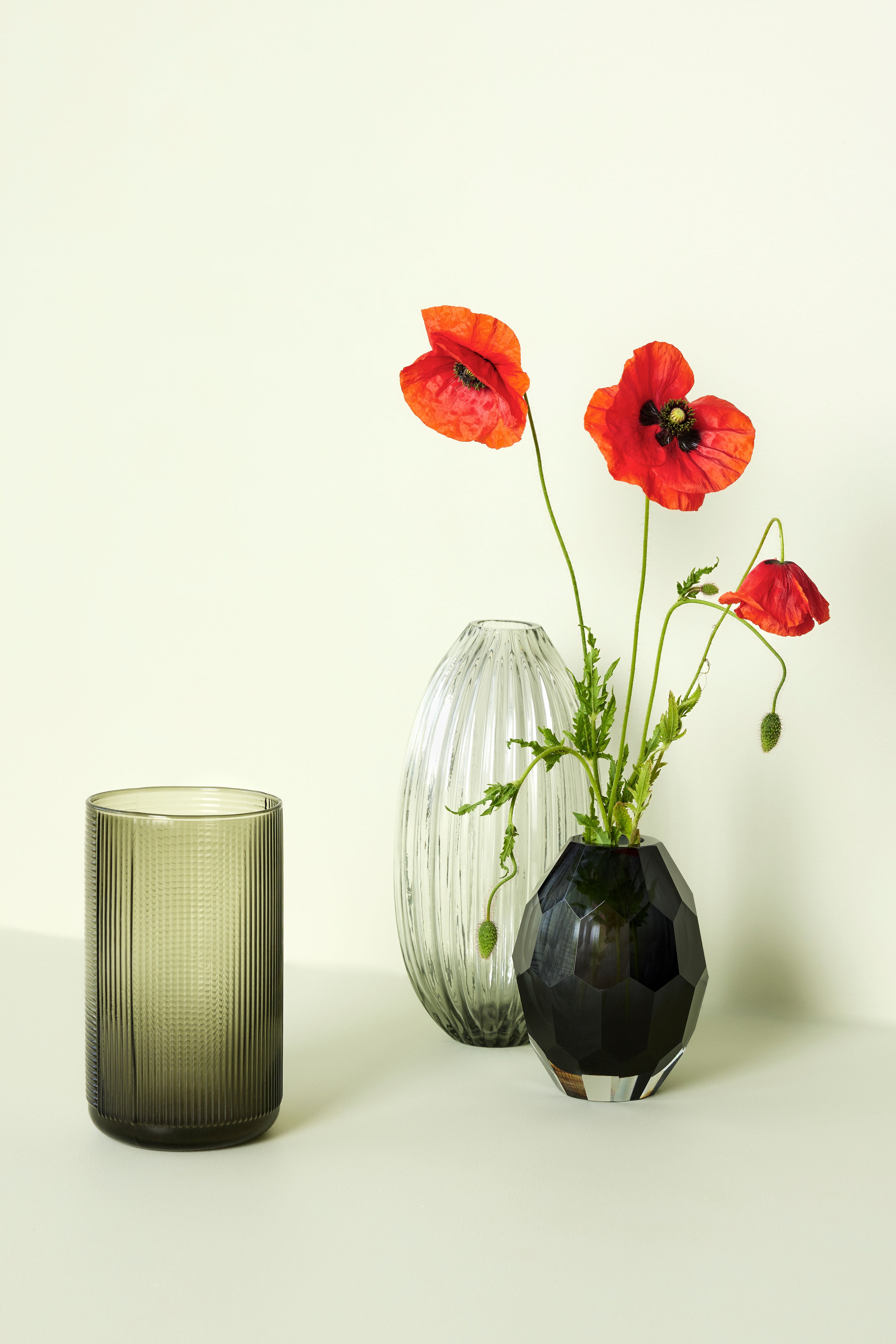 Vase "Facet" Burgundy Glass