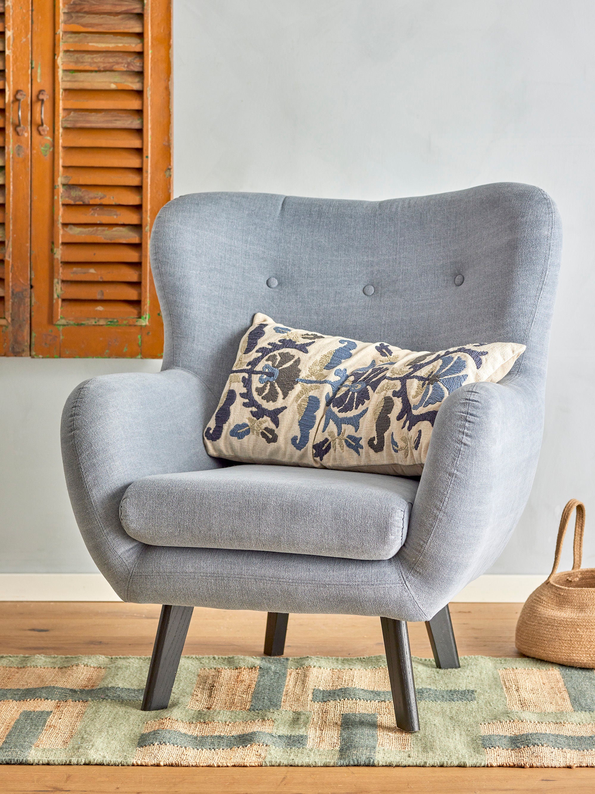 Lounge chair "Beau" blue cotton