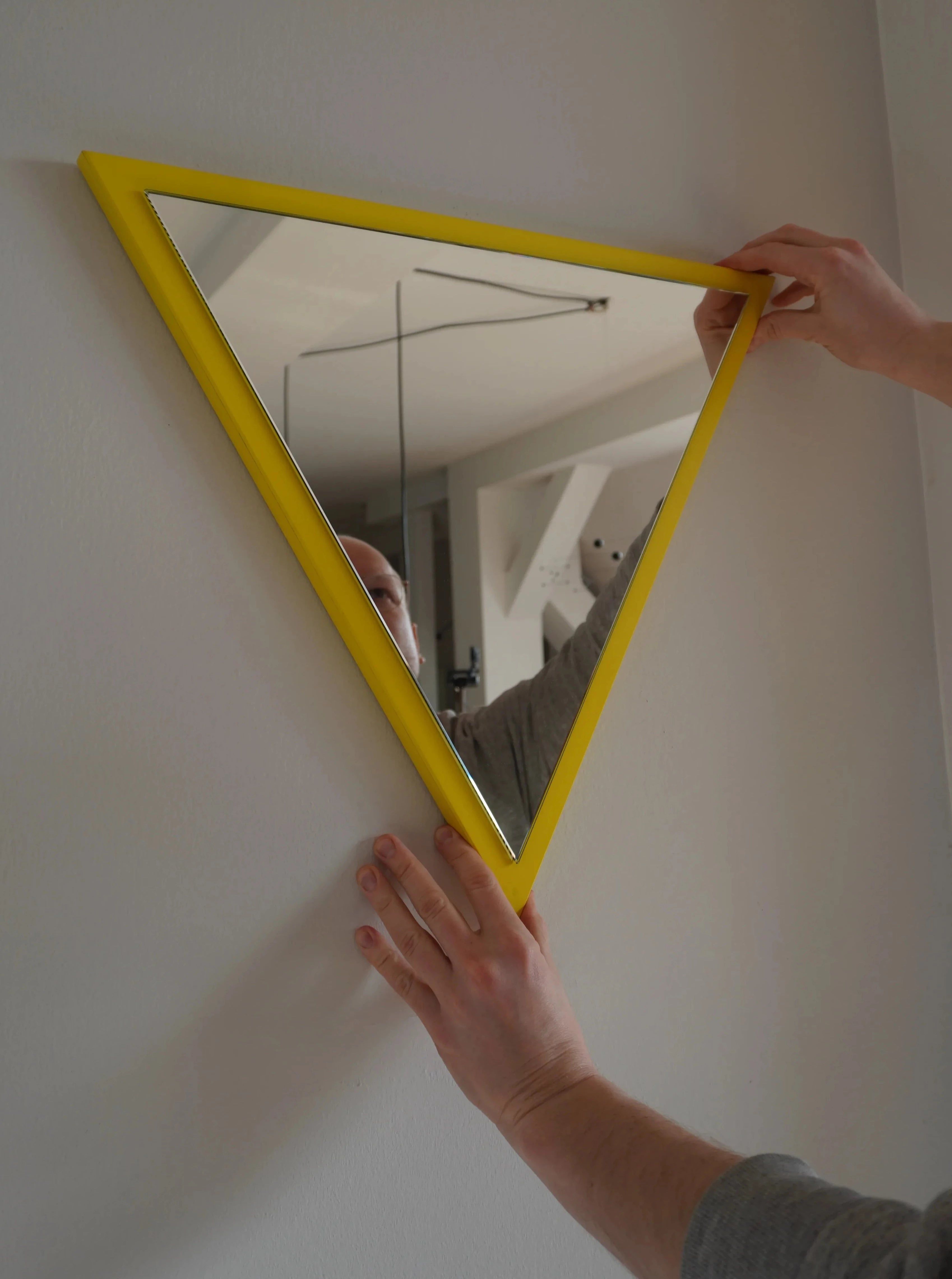 Spiegel "The basic mirror" Dreieck Gelb