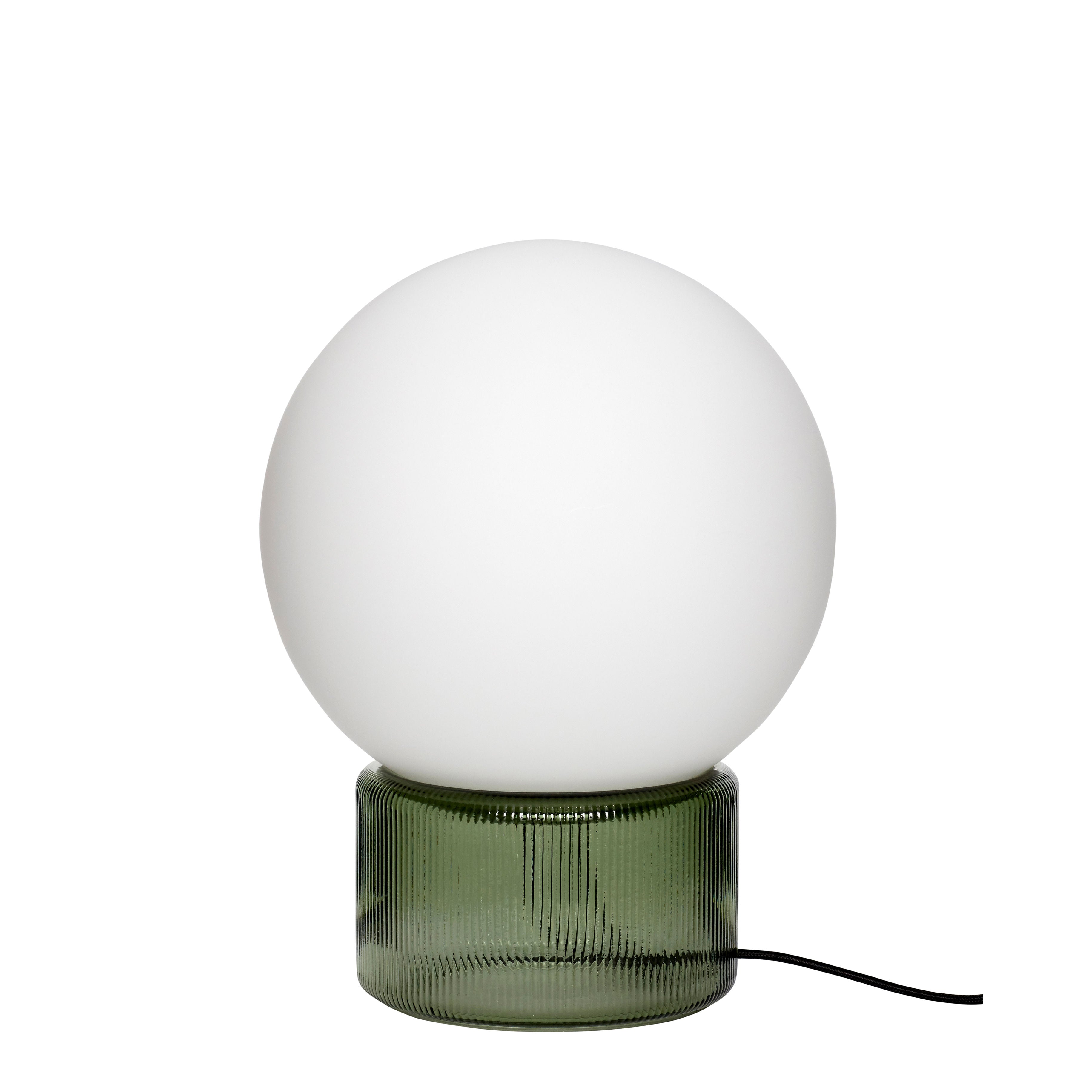 Die Tischleuchte "Sphere" in Grün besteht aus strukturiertem Glas, das einen eleganten und zeitlosen Look schafft, mit einer matten Glühbirne für einen schönen Kontrast und einem handgefertigten Design, das sie zu einem vielseitigen Blickfang in jeder Einrichtung macht